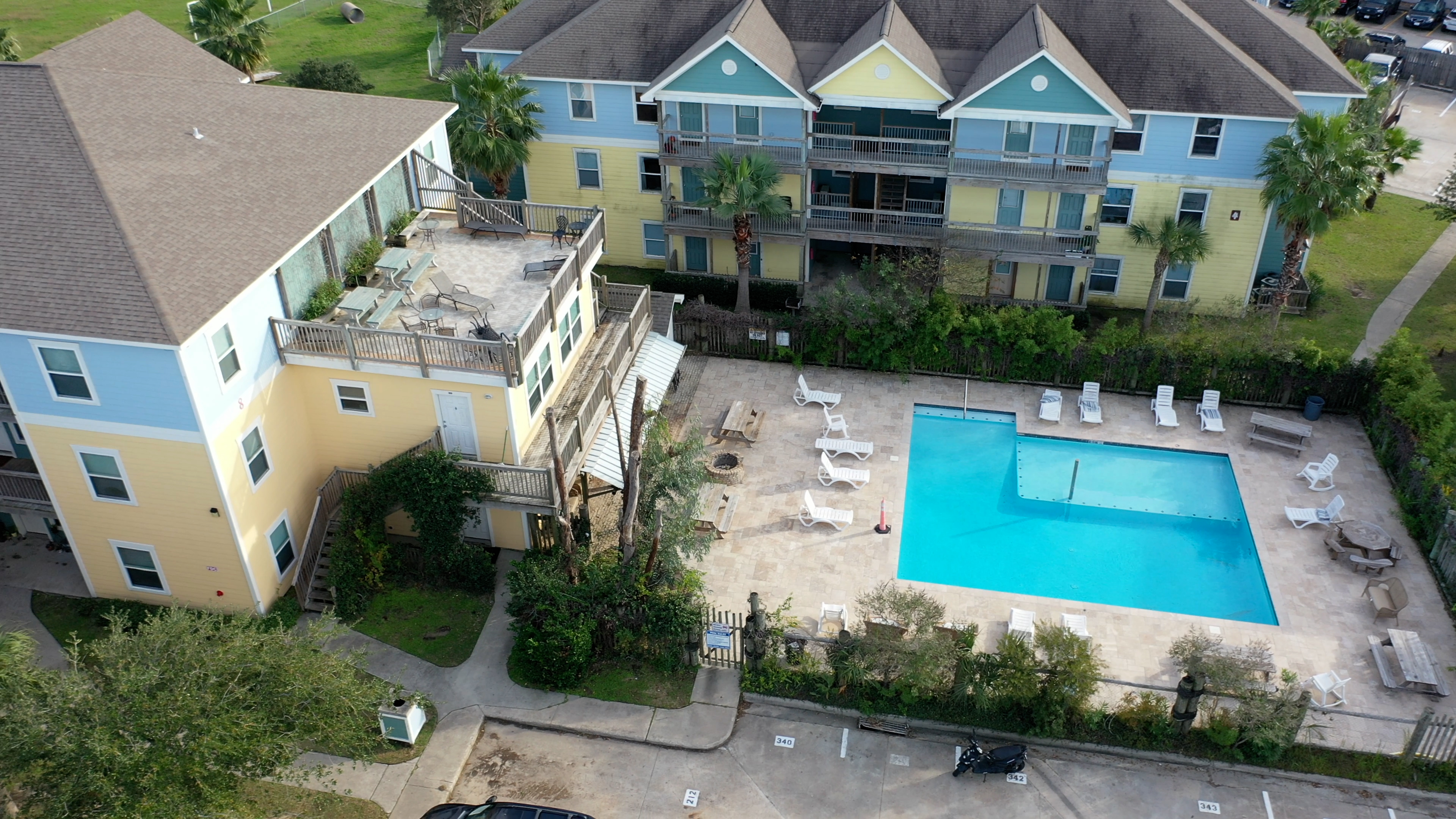 Aerial view of the saline pool and apartment community